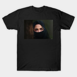 Deep look T-Shirt